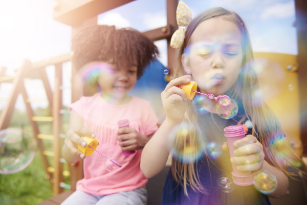 LA FONDATION AIA UN COUP DE MAIN POUR LES ENFANTS